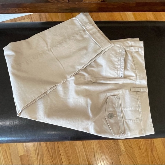 White House Black Market Pants in neutral color size 4 tabbed pockets - Picture 13 of 14
